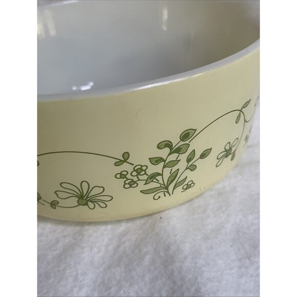 Vintage Pyrex 472-B Yellow Shenandoah 6" Diam Casserole Dish Cinderella Handles - Picture 2 of 7